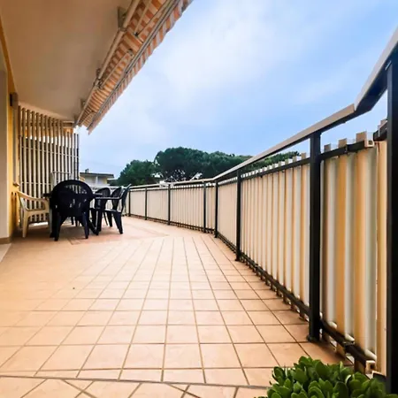 公寓 Modern With A Spacious Terrace 比比翁