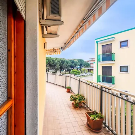 Beautifully Furnished Apartment *